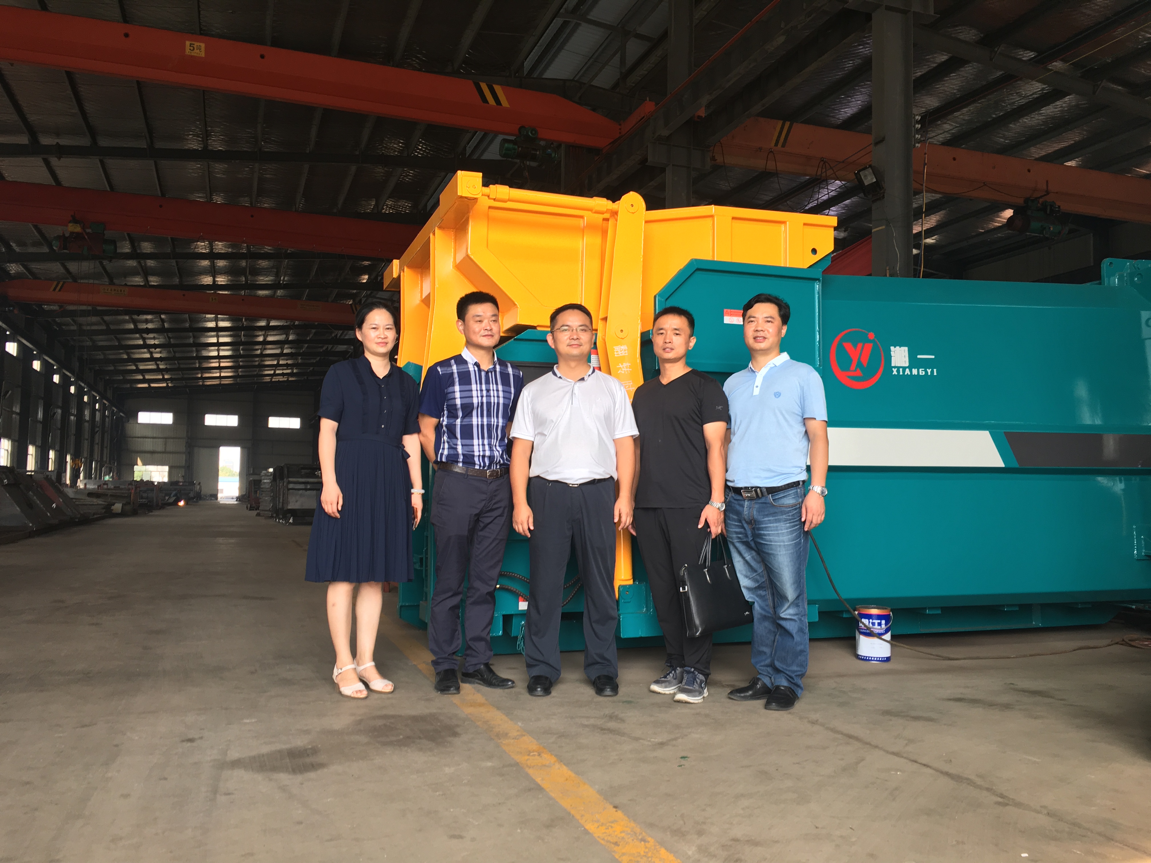 縣委常委劉俊武、經(jīng)信局局長(zhǎng)胡浪、副局長(zhǎng)曾慧敏、玉潭鎮(zhèn)副主任周術(shù)林來(lái)我司考察指導(dǎo)